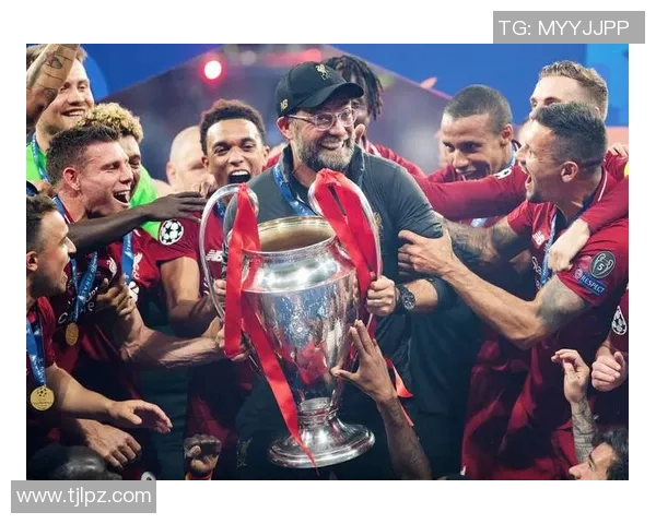 足球明星壁纸方形设计分享让你的手机桌面焕然一新尽享足球魅力与激情